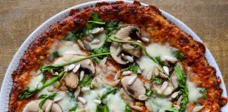 Keto Pizza with Cauliflower Crust Keto Pizza with Cauliflower Crust