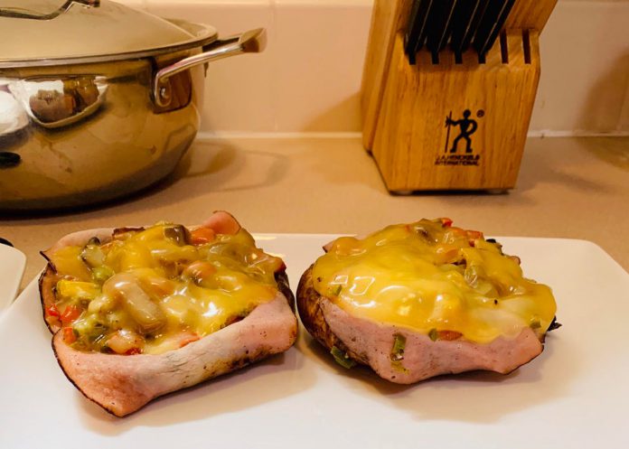 One Pan Ham & Gouda Stuffed Portobello Mushroom Caps