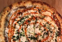 KETO BUFFALO CHICKEN PIZZA (Updated Feb 2021) KETO BUFFALO CHICKEN PIZZA