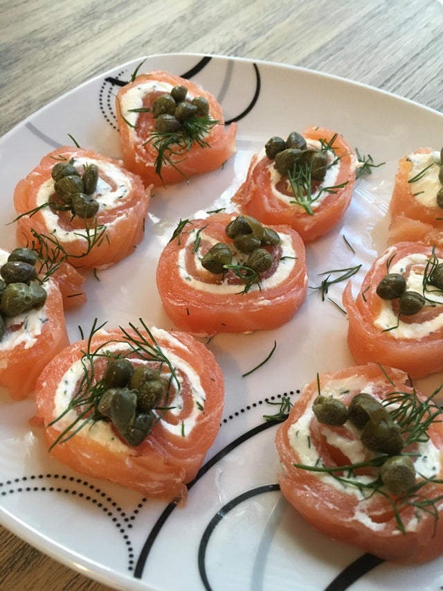 Smoked salmon with dill cream cheese and capers