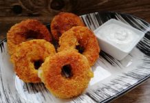 Cheese stuffed onion rings Cheese stuffed onion rings