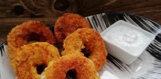 Cheese stuffed onion rings Cheese stuffed onion rings