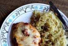 Chicken parmesan and kohlrabi “linguine” Chicken parmesan and kohlrabi "linguine"