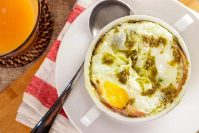 Ham and Pesto Egg Cups