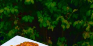 Stuffed Turkey Breast Pinwheel with Cauliflower ‘Mac and Cheese’ and Gravy Stuffed Turkey Breast Pinwheel with Cauliflower ‘Mac and Cheese’ and Gravy