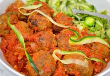 Meatballs in a Tomato Sauce with Zoodles Meatballs in a Tomato Sauce with Zoodles