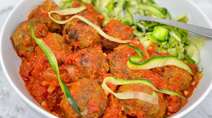 Meatballs in a Tomato Sauce with Zoodles